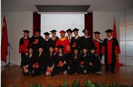 上海大学来华留学生毕业典礼 - 留学中国 - TEL