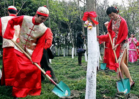 Group wedding of traditional Chinese style 